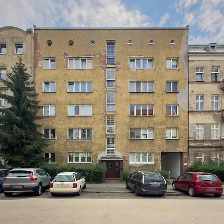 Family With Balcony In By Renters 아파트 브로츠와프