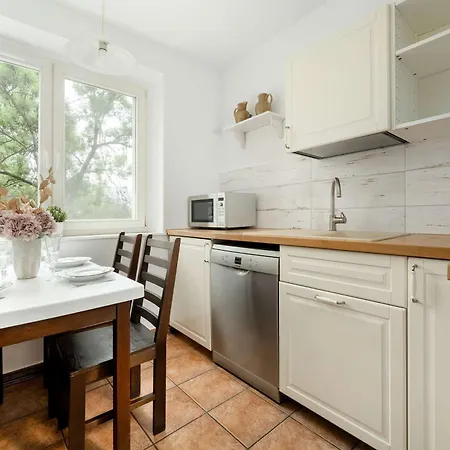 Family With Balcony In By Renters 아파트 브로츠와프