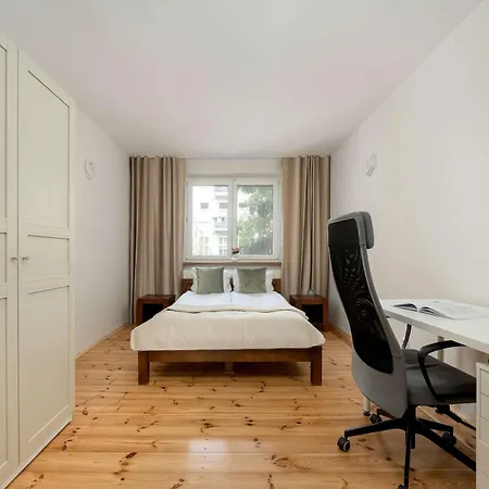 Family With Balcony In By Renters * 브로츠와프