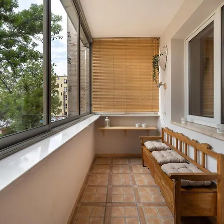 Family With Balcony In By Renters 브로츠와프